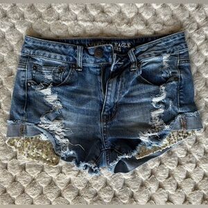 AMERICAN EAGLE Hi rise festival shortie denim jean light wash ripped sequins